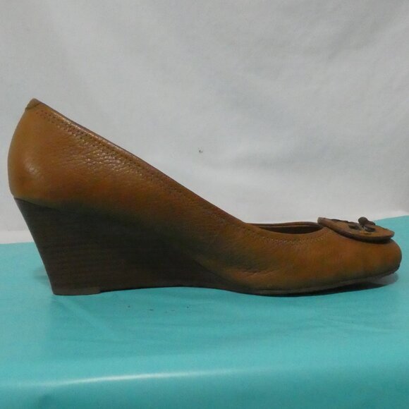 TORY BURCH | 9.5 inch bottom measured | Tory Burch Sally Wedge - Picture 12 of 15